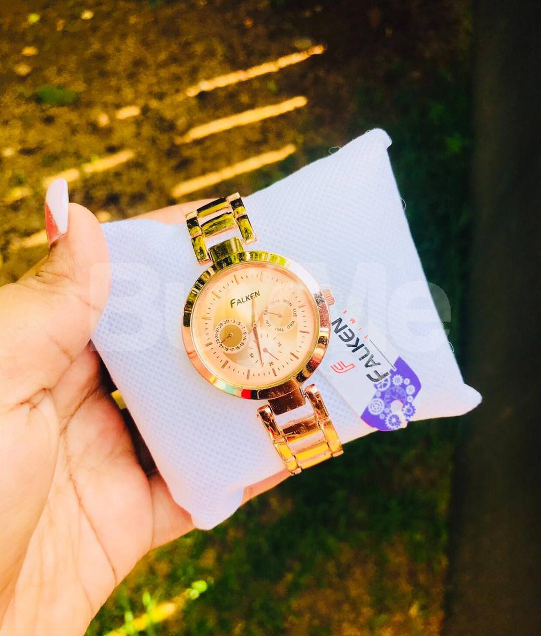 LADIES WATCH GOLD