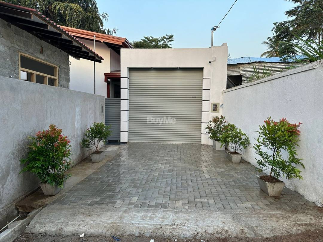 HOUSE FOR SALE IN KORATHOTA KADUWELA