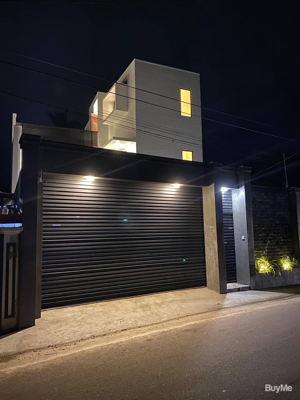 NEWLY BUILT 3 STORY MODERN HOUSE FOR SALE AT ATHURUGIRIYA