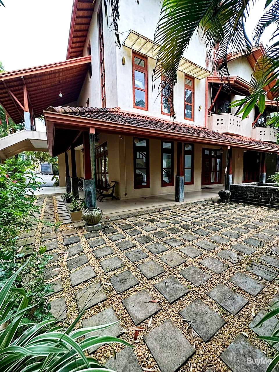 LUXURY THREE STORY HOUSE FOR SALE IN MAHARAGAMA