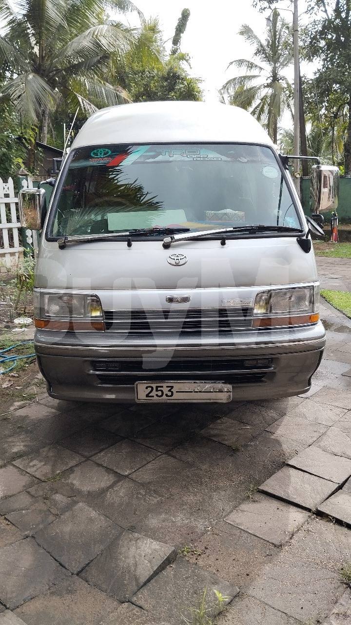 TOYOTA HIACE 1995