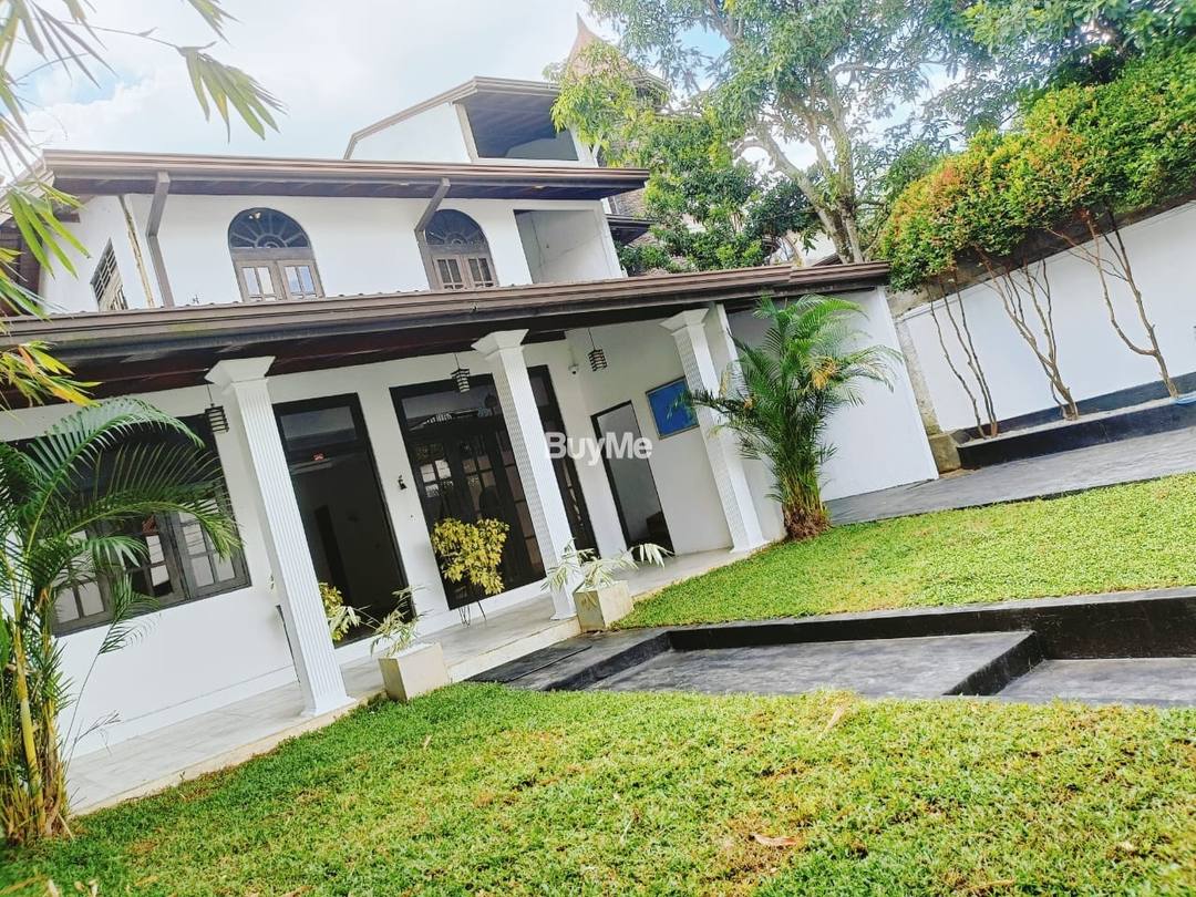 HOUSE FOR SALE IN THALAWATHUGODA