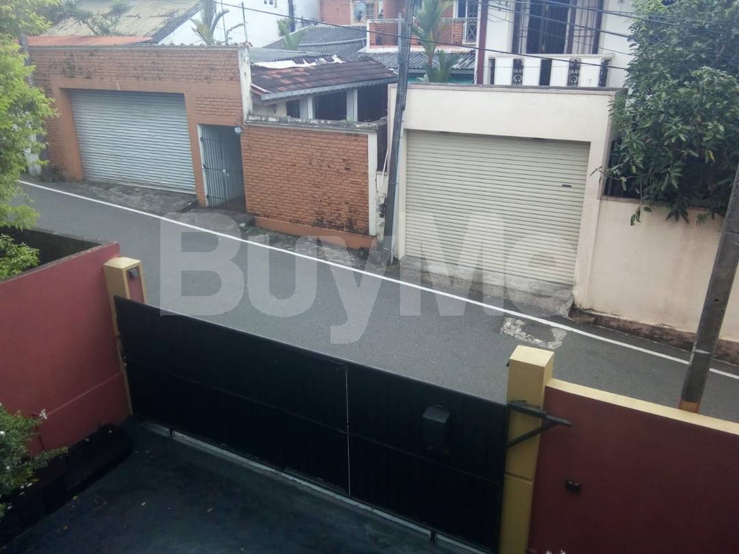 HOUSE FOR SALE IN WICKRAMASINGHAPURA , BATTARAMULLA.