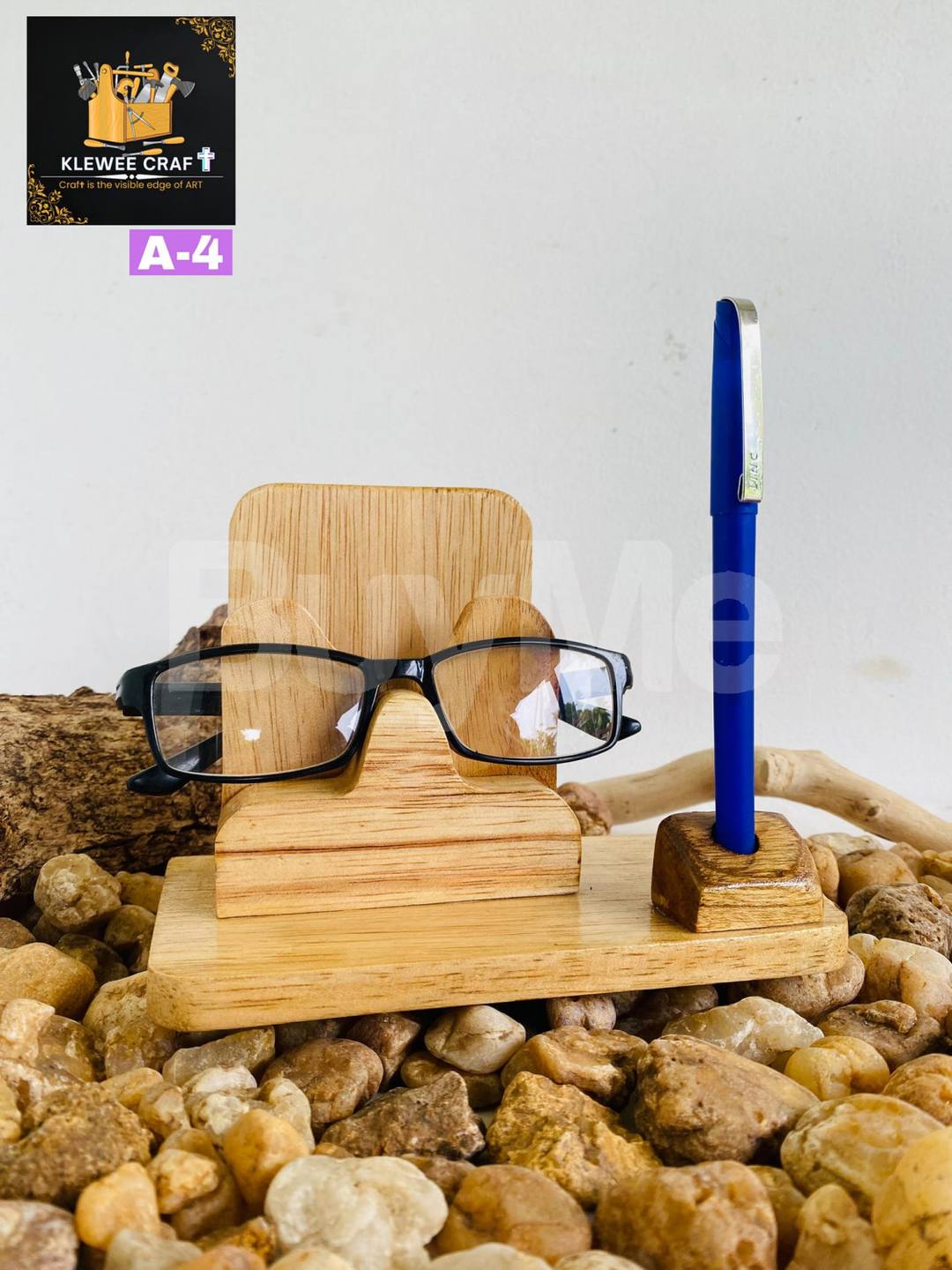 WOODEN SPECTACLES HOLDER