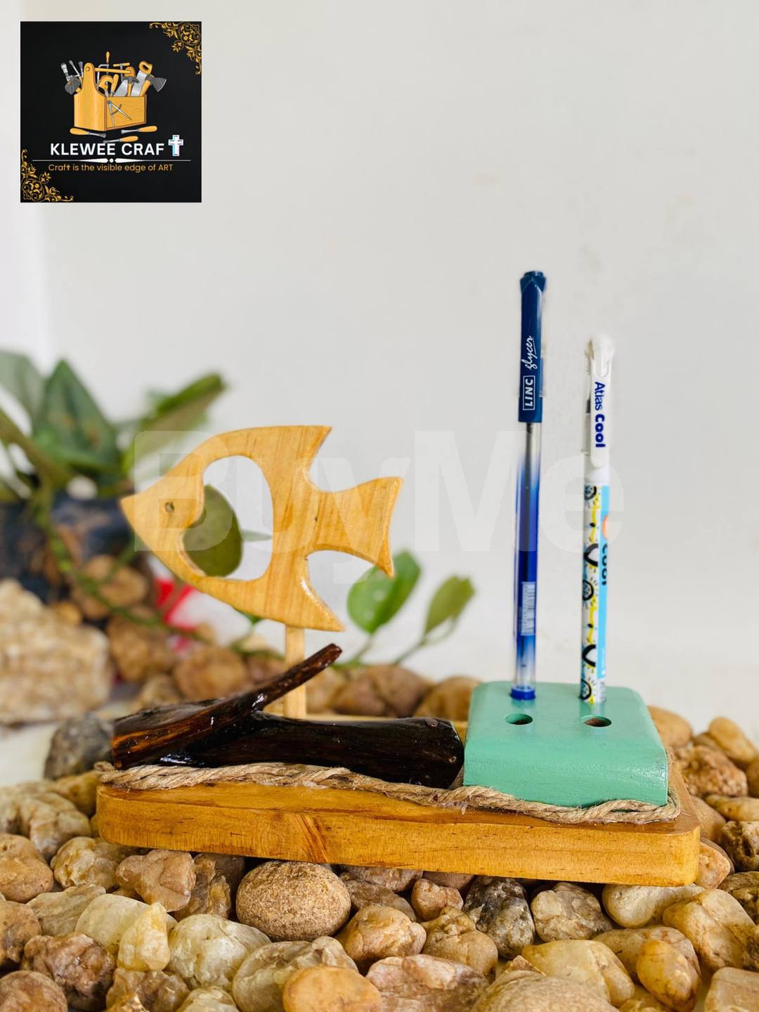 WOODEN CRAFTED PENHOLDER