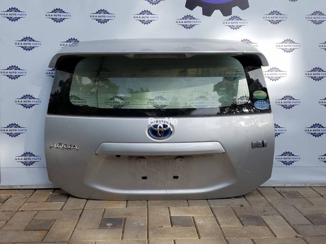 COMPLETE DICKY DOOR - TOYOTA AQUA NHP10