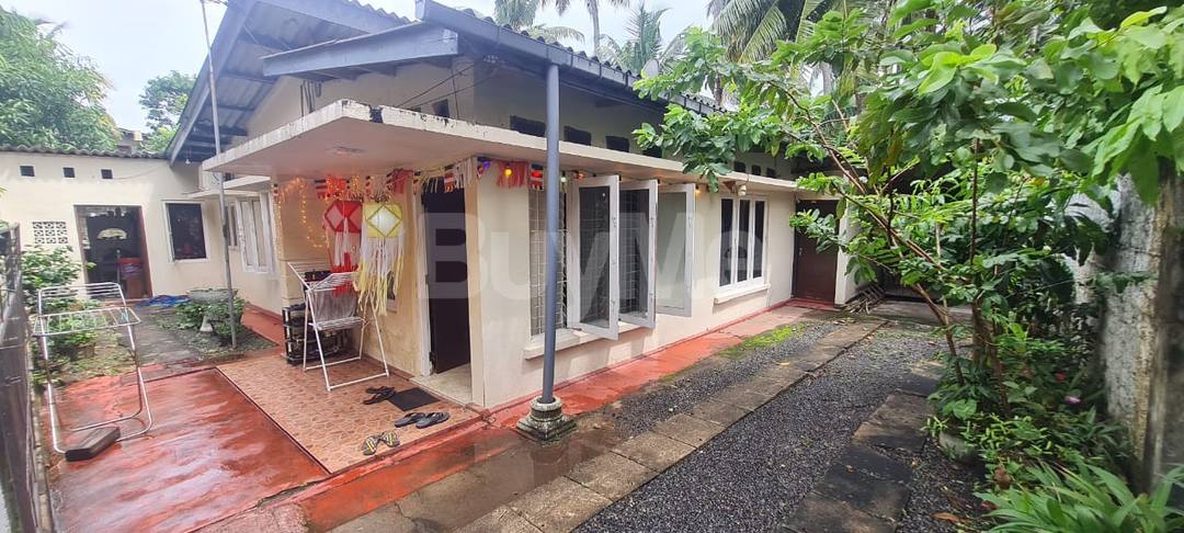 VALUABLE HOUSE WITH ANNEX FOR SALE IN KATUBEDDA