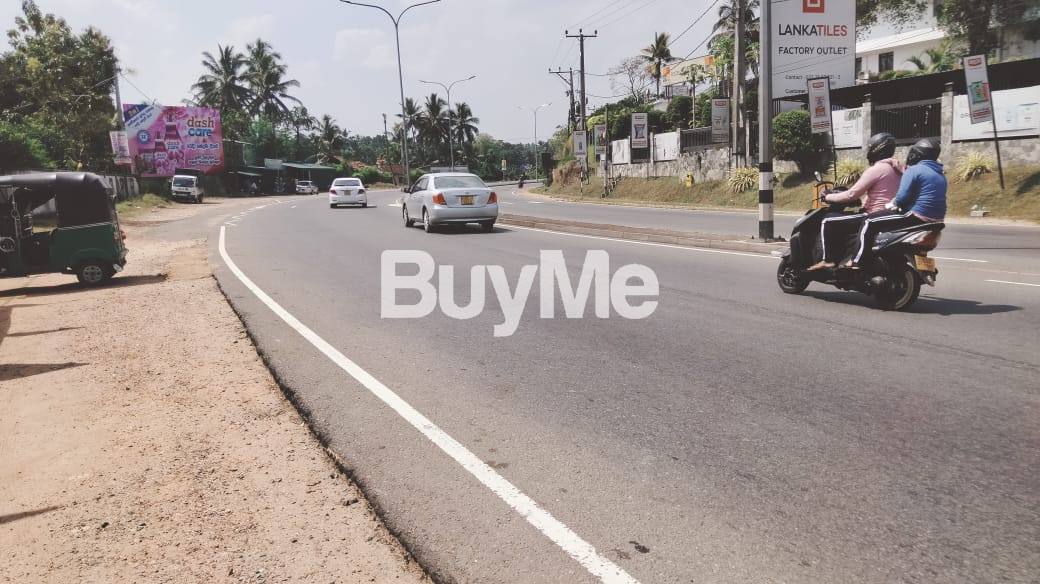 නුවර පාරට නුදුරින් ඔබට ඉතා අගනා ඉඩමක්