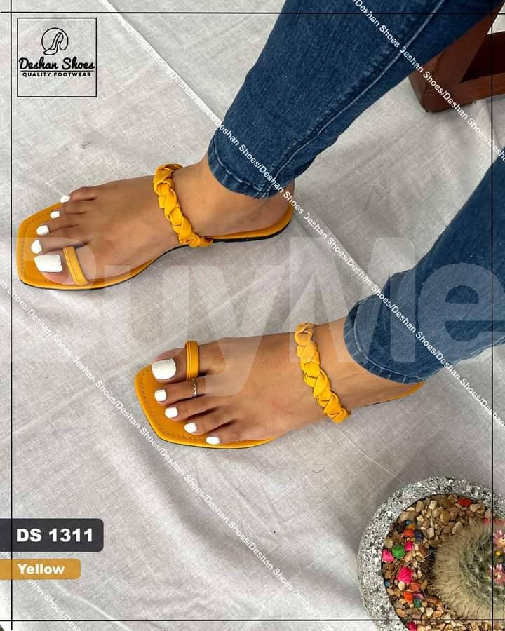 LADIES SLIPPERS