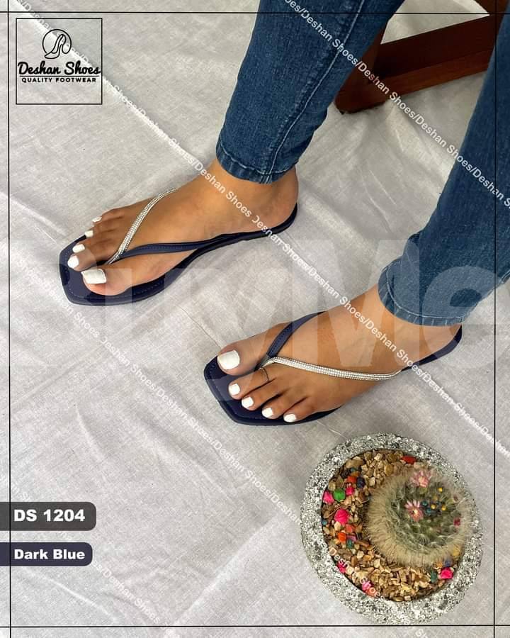 LADIES SLIPPERS