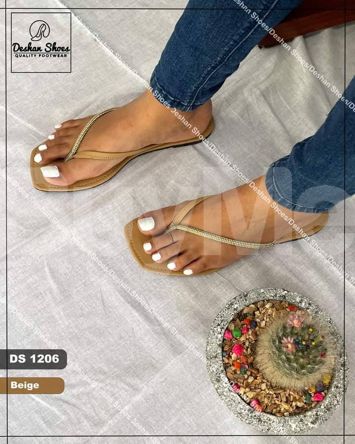 LADIES SLIPPERS