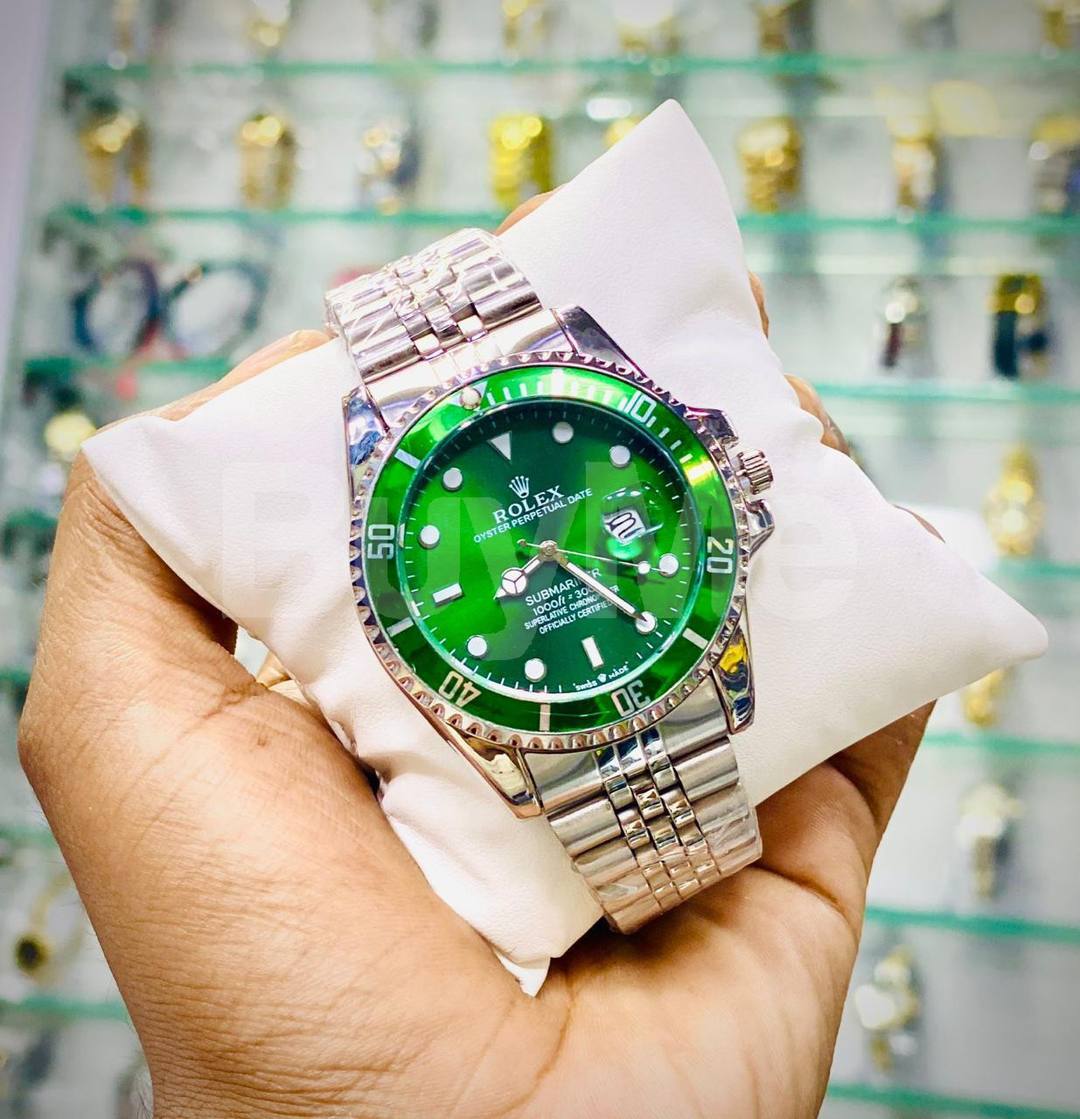 ROLEX SUBMARINER STEEL GENTS WATCH - SILVER STEEL WITH GREEN