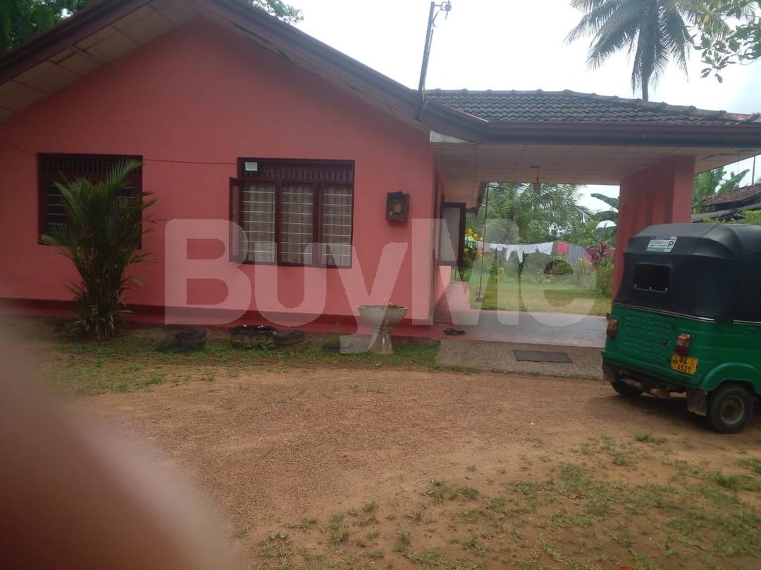 LAND WITH HOUSE FOR SALE IN HORANA