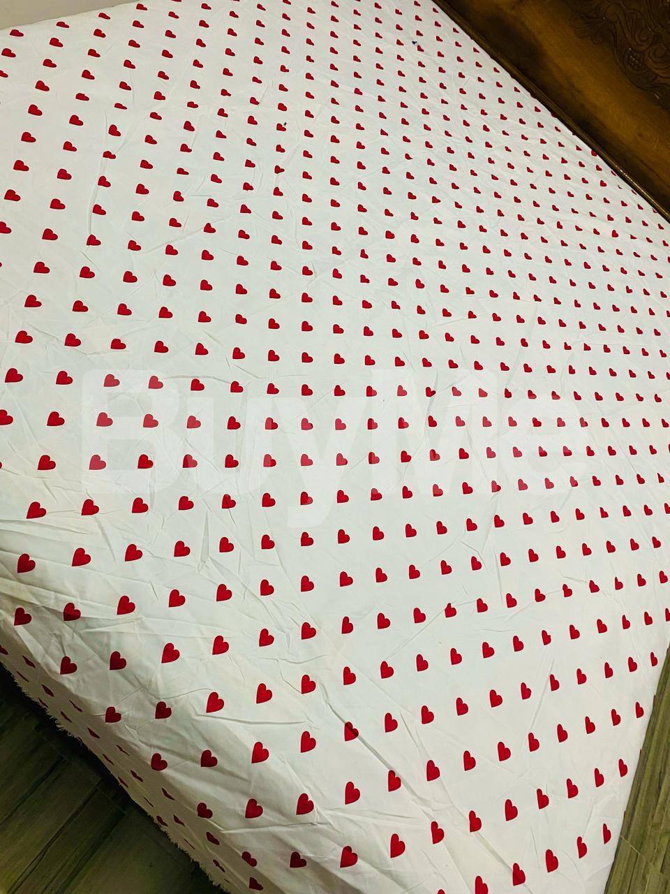HEART-SHAPED PATTERN BEDSHEET