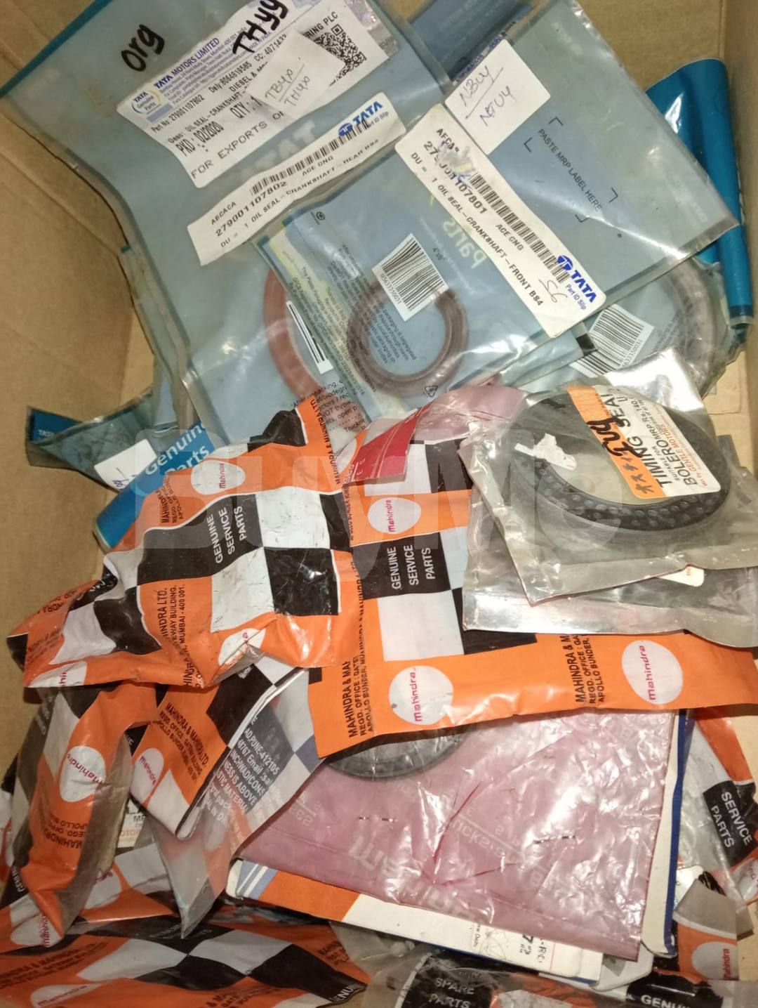 OIL SEAL - ALL TYPE OF VEHICLE AUTO PARTS AND ACCESSORIES FOR SALE LOT