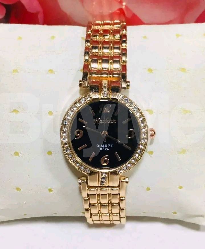 GOLD WOMEN'S WATCH