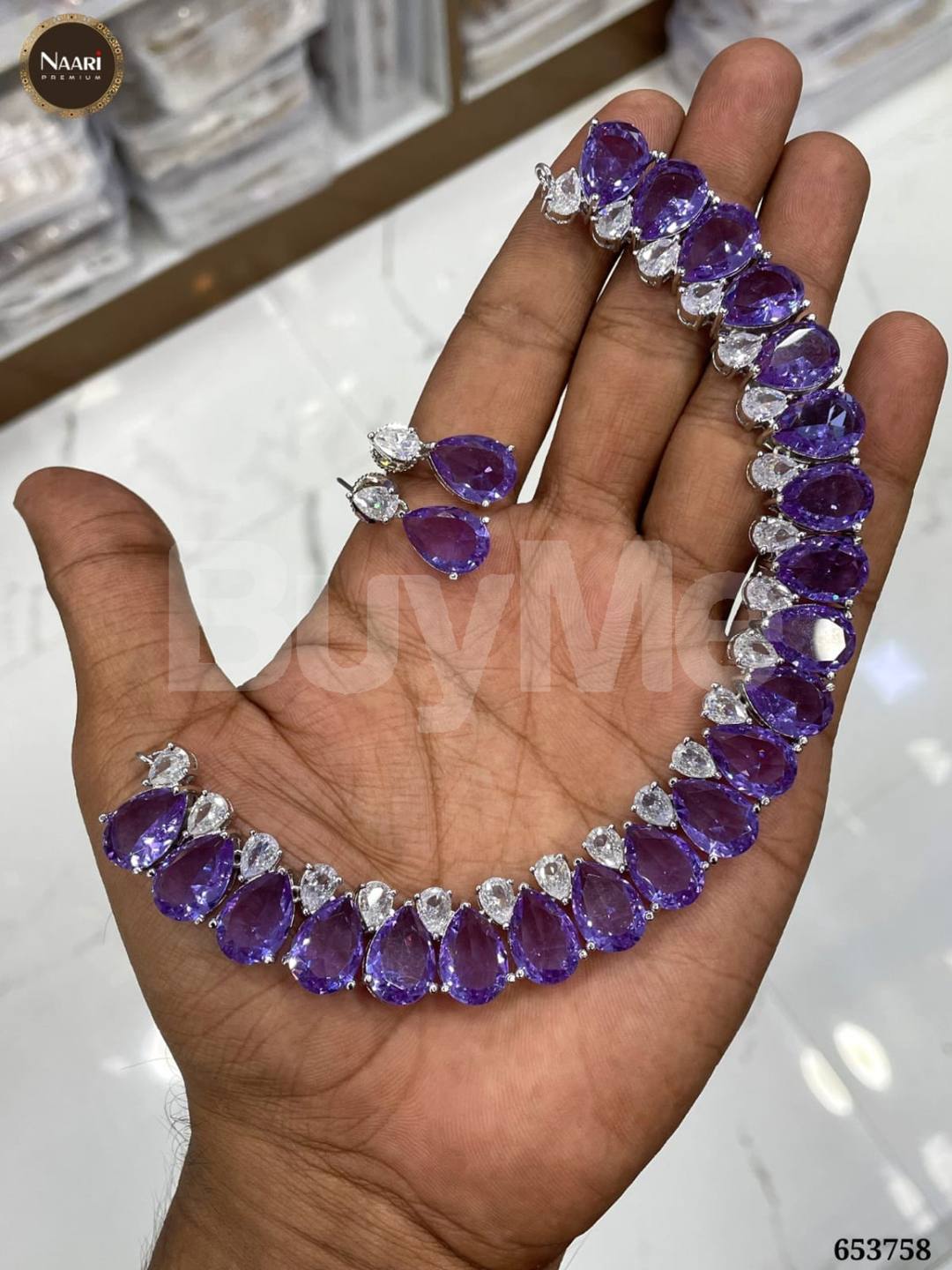 STONE NECKLACE