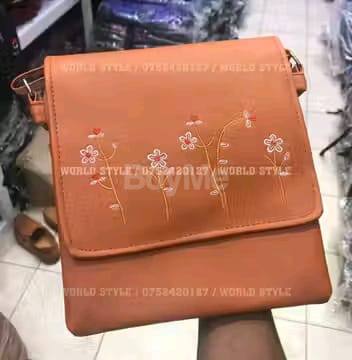 FASHIONANBLE SIDE BAG