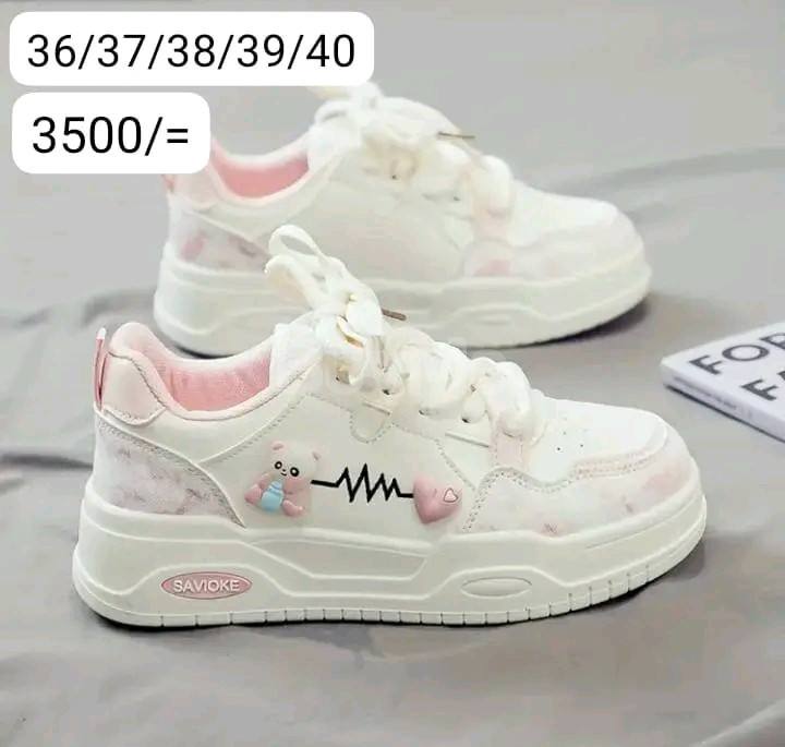 WOMEN'S SNEAKERS