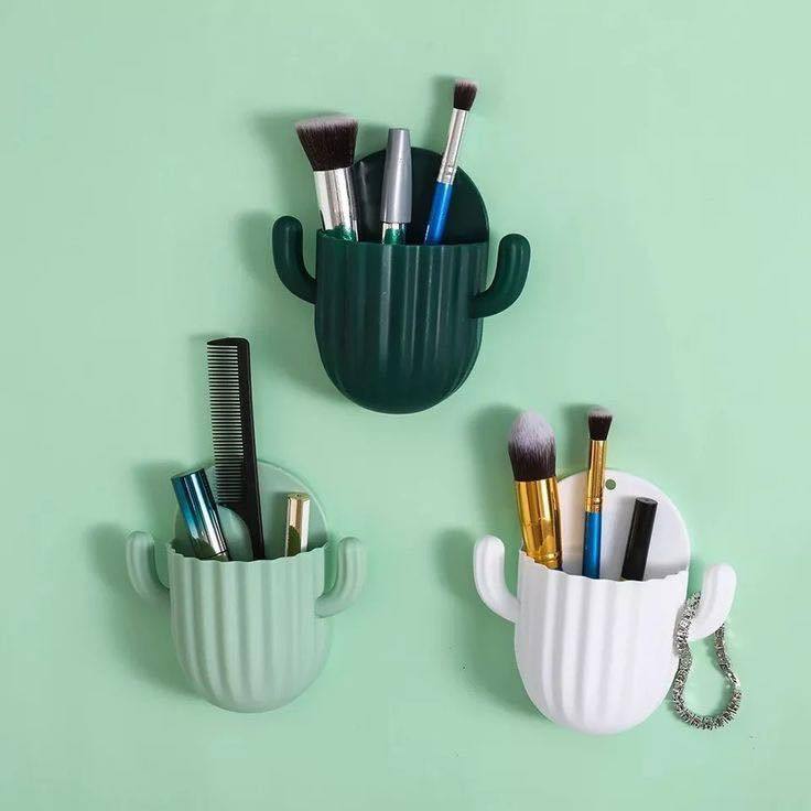 CACTUS HOLDER