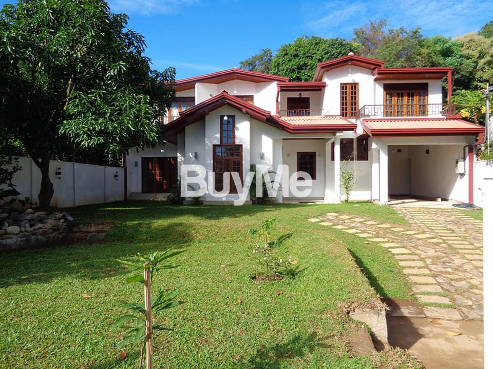 LUXURY HOUSE AVAILABLE FOR SALE IN KANDY ( GURUDENIYA)