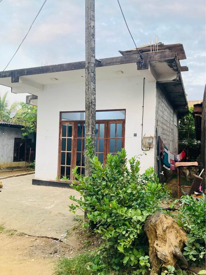 HOUSE FOR SALE IN KOTIKAWATTA MAHABUTHGAMUWA