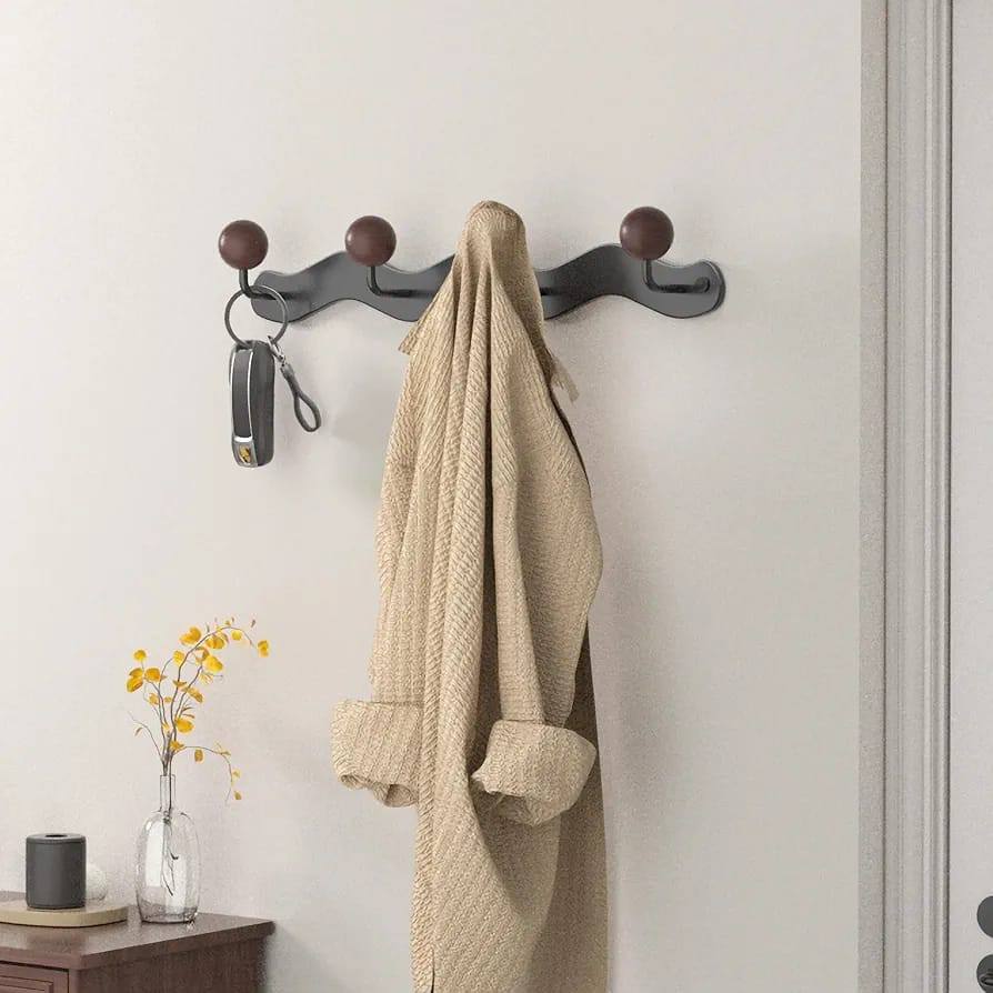 HEAVY DUTY METAL COAT HANGER