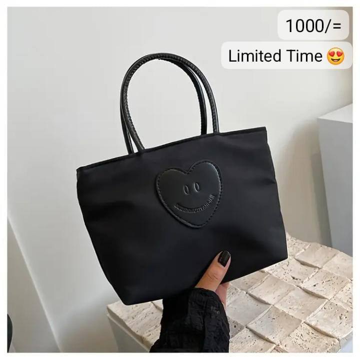 BLACK COLOR HANDBAGS DESIGN FOR LADIES