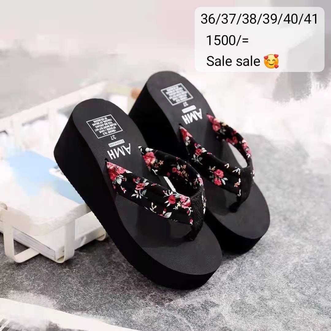 LADIES SANDALS BLACK DESIGN