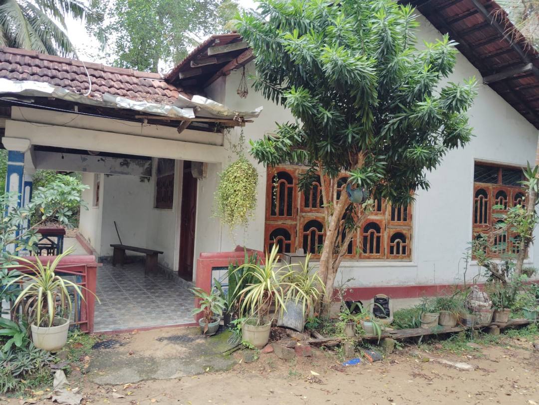 LAND WITH A HOUSE FOR SALE IN KURUNEGALA