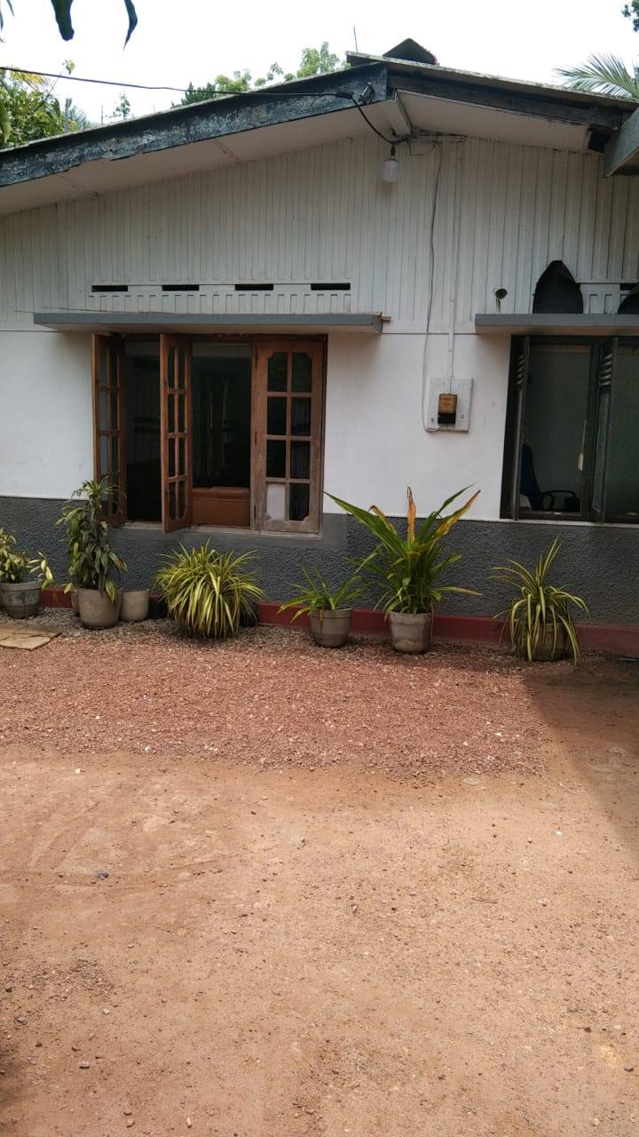 HOUSE FOR SALE IN ENDERAMULLA, WATTALA