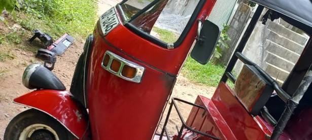 BAJAJ RE4 STROKE FOR SALE
