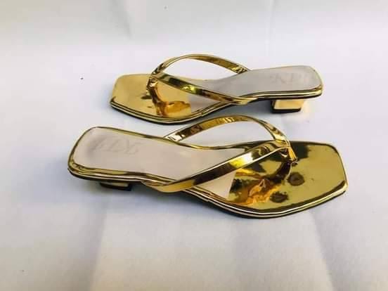 YELLOW HEELS PAIR