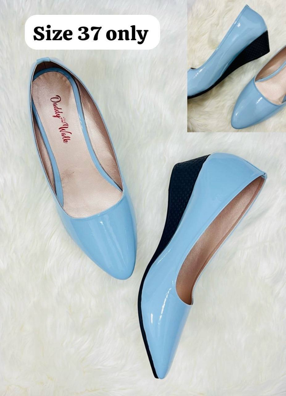 LIGHT BLUE HEELS