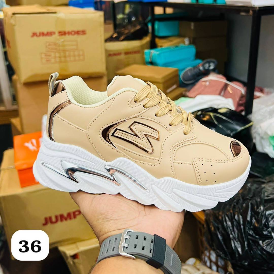 YELLOW SPORT SHOE