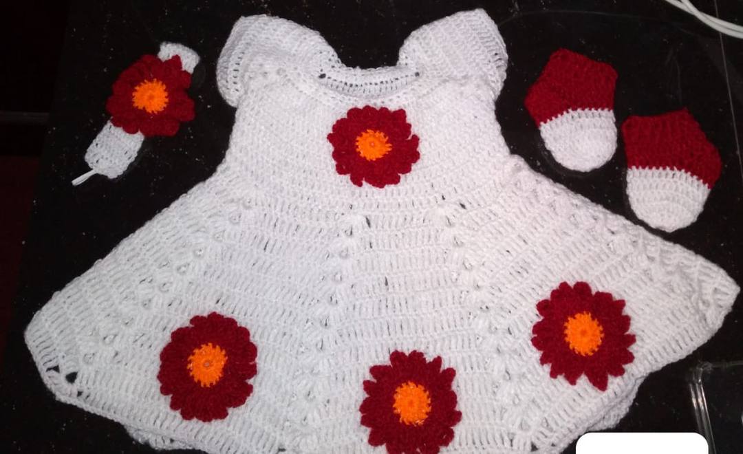 CUTE WHITE WOOL FROCK FOR BABIES