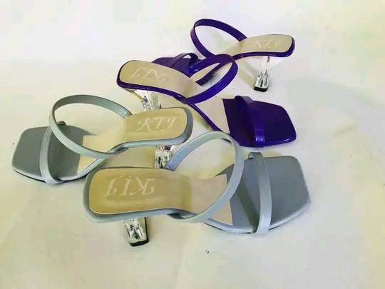 GLASS TRANSPARENT HEELS