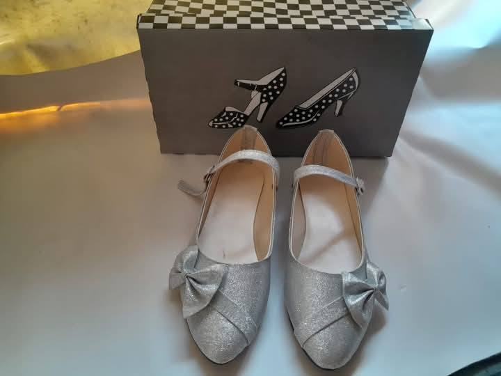 GIRL'S COVERSHOES