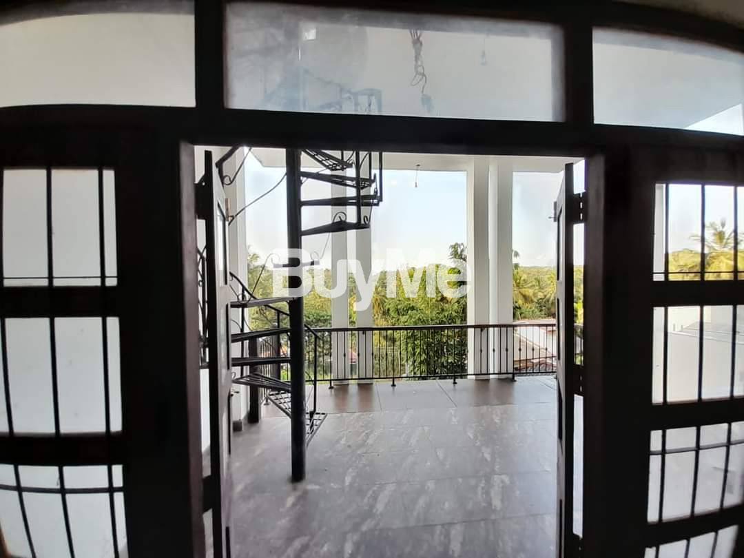 INCOMPLETE LUXURY HOUSE FOR SALE IN KURUNEGALA KANDY ROAD