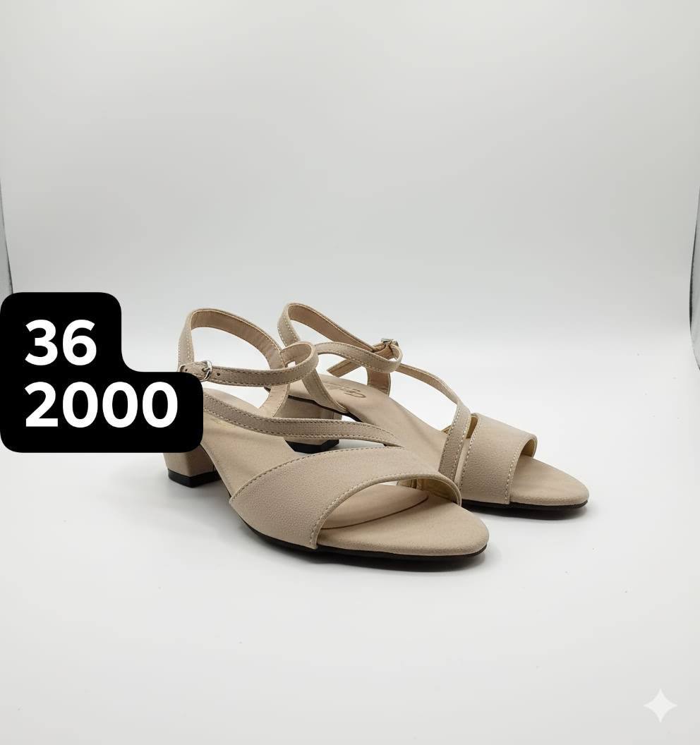LADIES HEELS SIZE 36