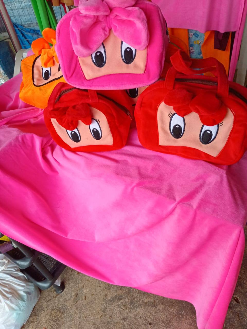 LUNCH BAG AVAILABLE