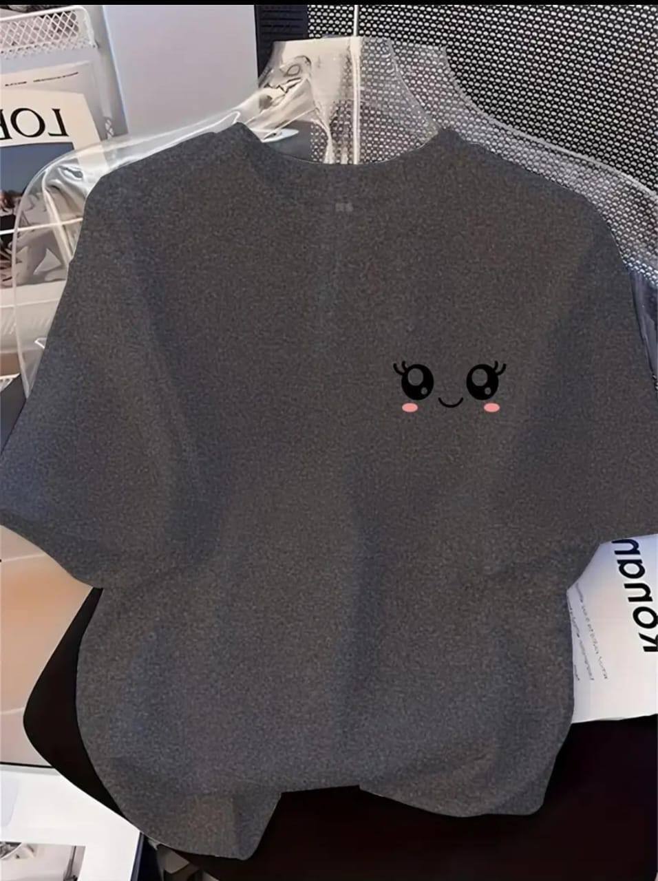 GREY TEE WITH A SMILEY FACE PRINT