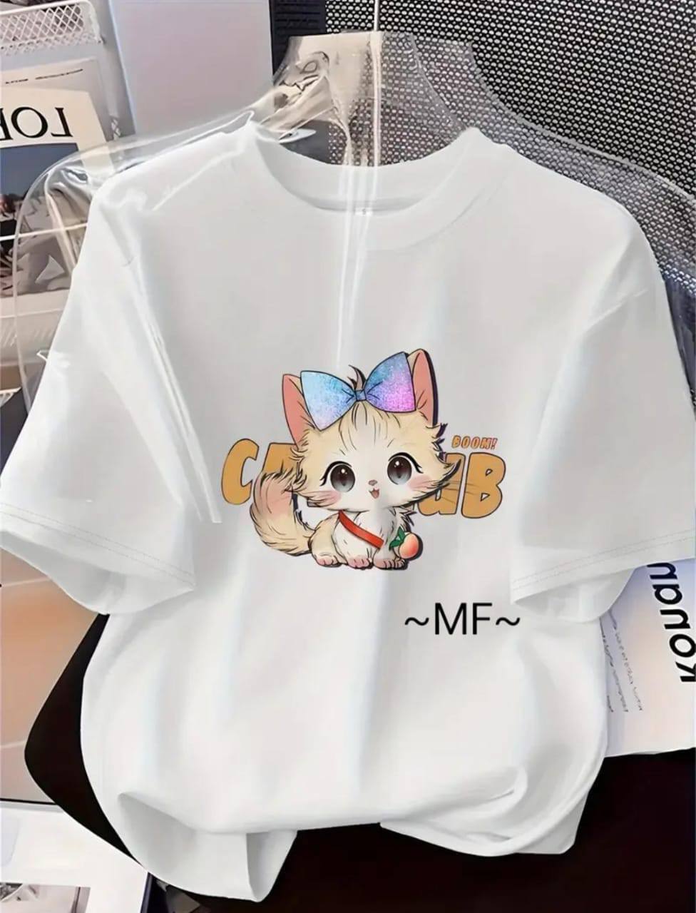 WHITE TEE WITH A PUPPY PRINT