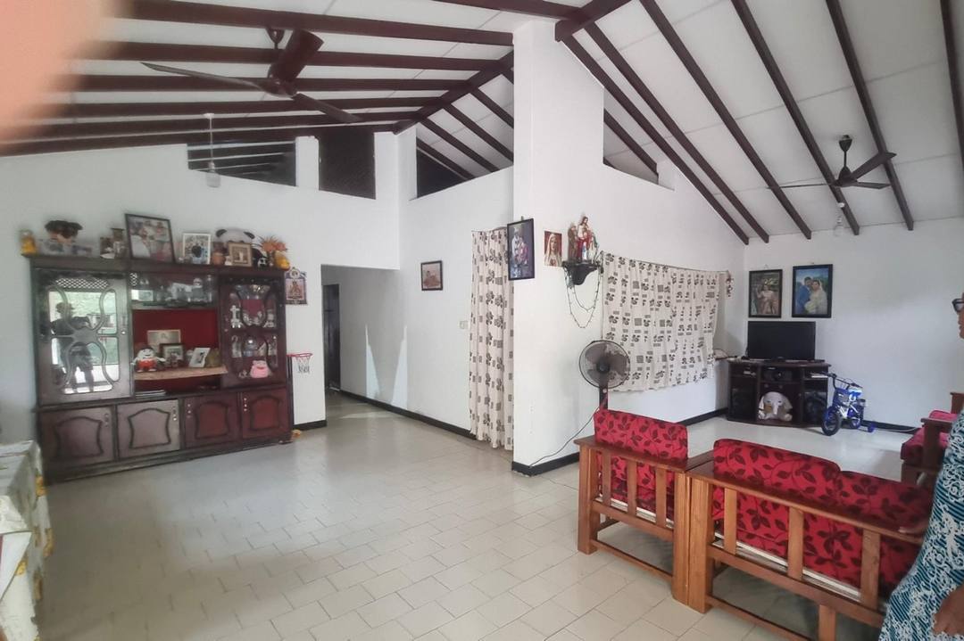 HOUSE WITH LAND FOR SALE IN NEGOMBO
