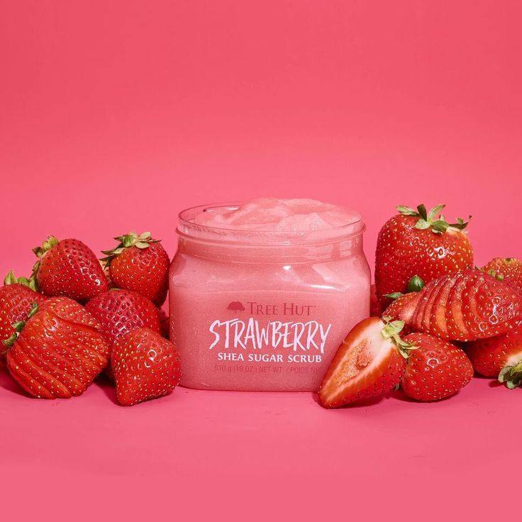 STRAWBERRY MOISTURIZING SCRUB