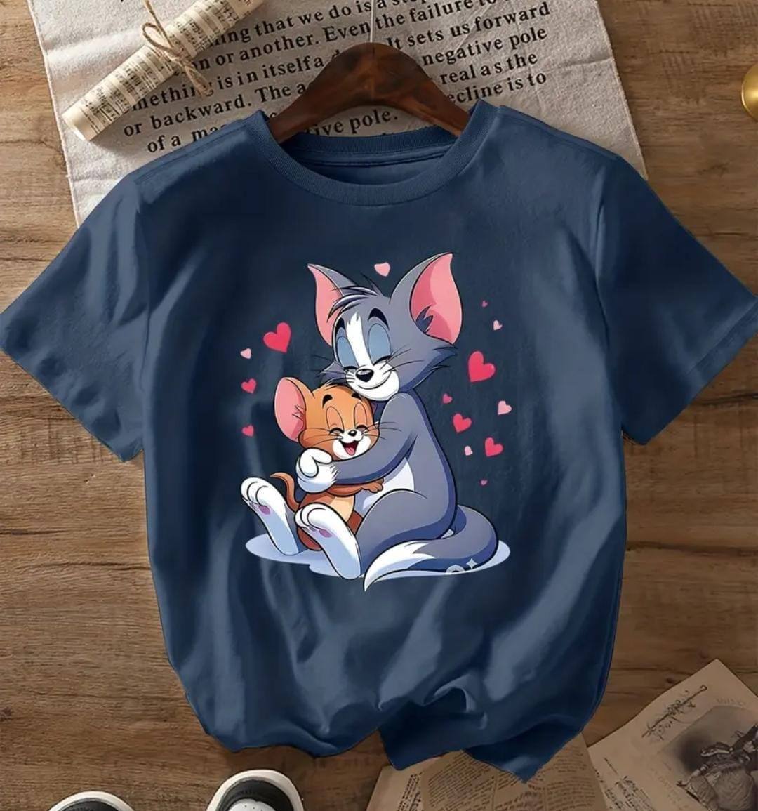 CASUAL T SHIRT WITH LADIES