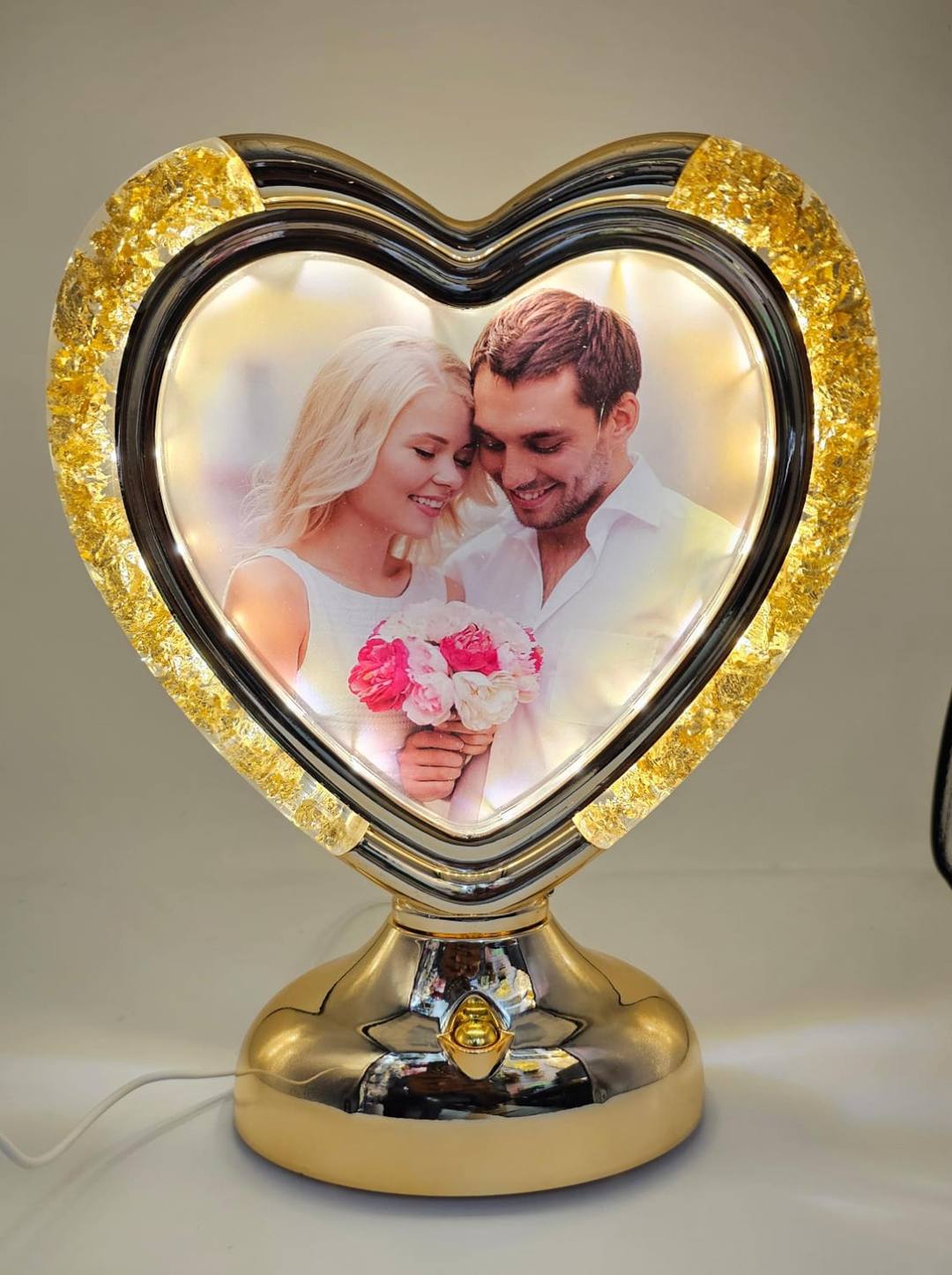 TABLE LAMP WITH PHOTO FRAME