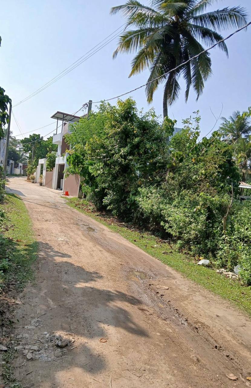 අතුරුගිරියෙන් පර්චස් 10ක අගනා නේවාසික ඉඩමක් විකිණීමට