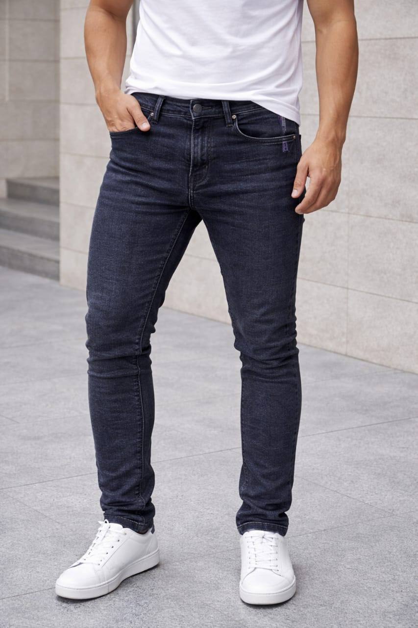 SLIM FIT DENIM JEANS