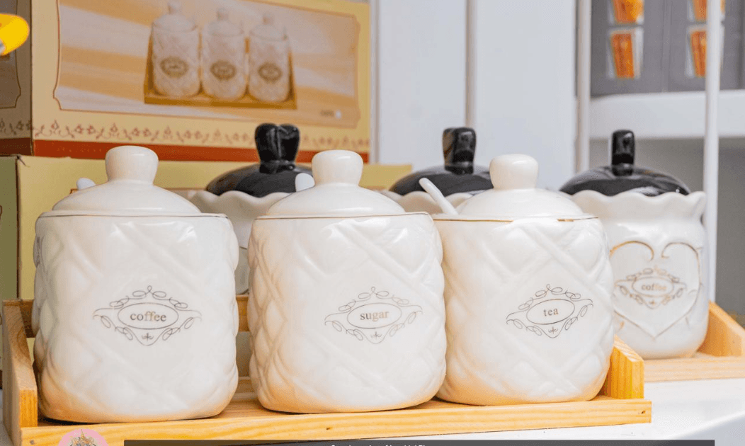 DAZZLING TEA CANISTER SET